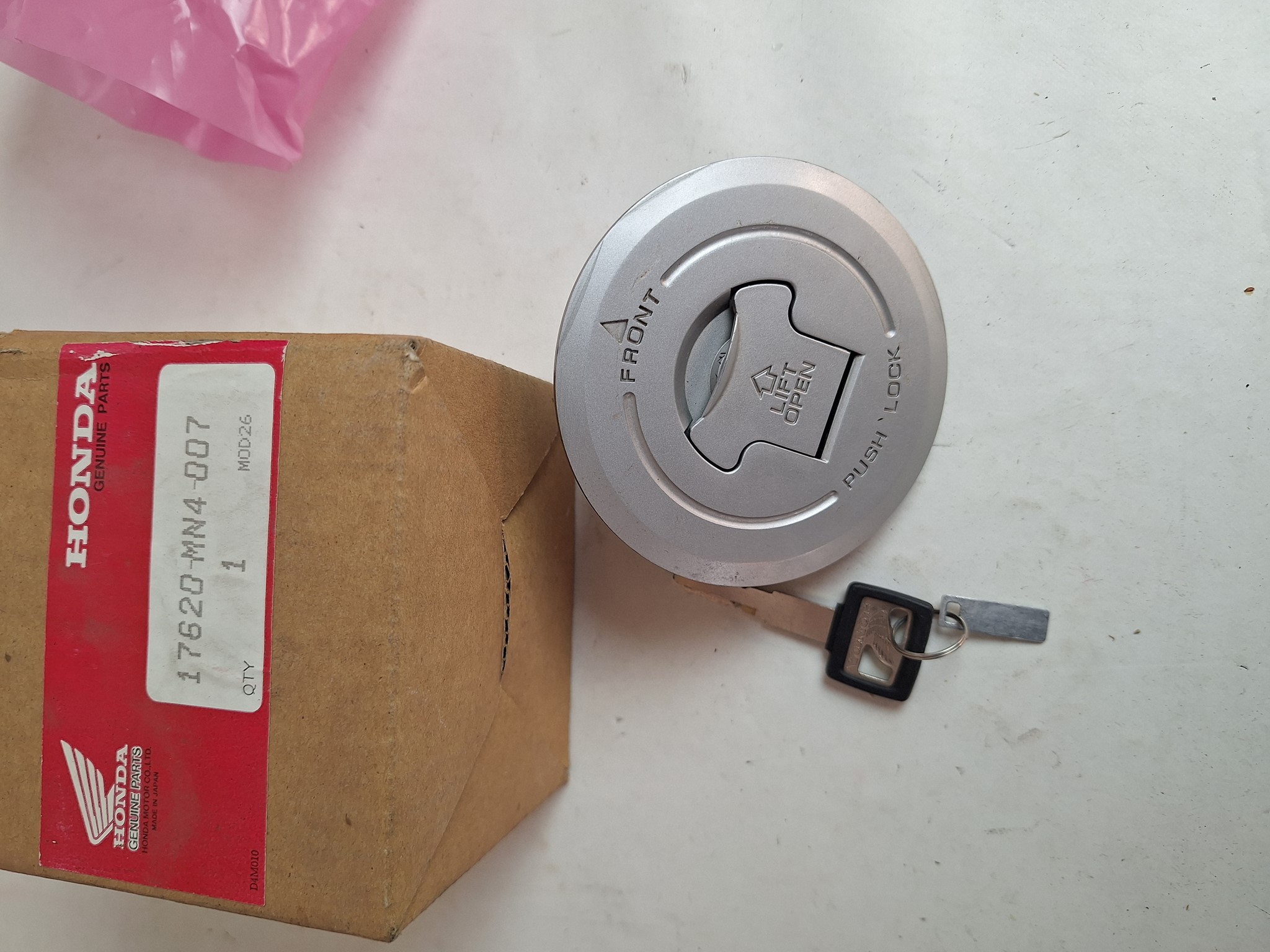 Picture of CAP COMP.,FUEL FI  17620-MN4-007
